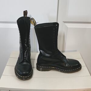 DR. MARTEN 13 Eye Leather Boot, 41